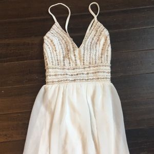 Lulu XS white maxi dress with gold details